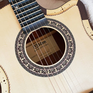 Vietnamese Guitar / Traditional Acoustic (Natural)